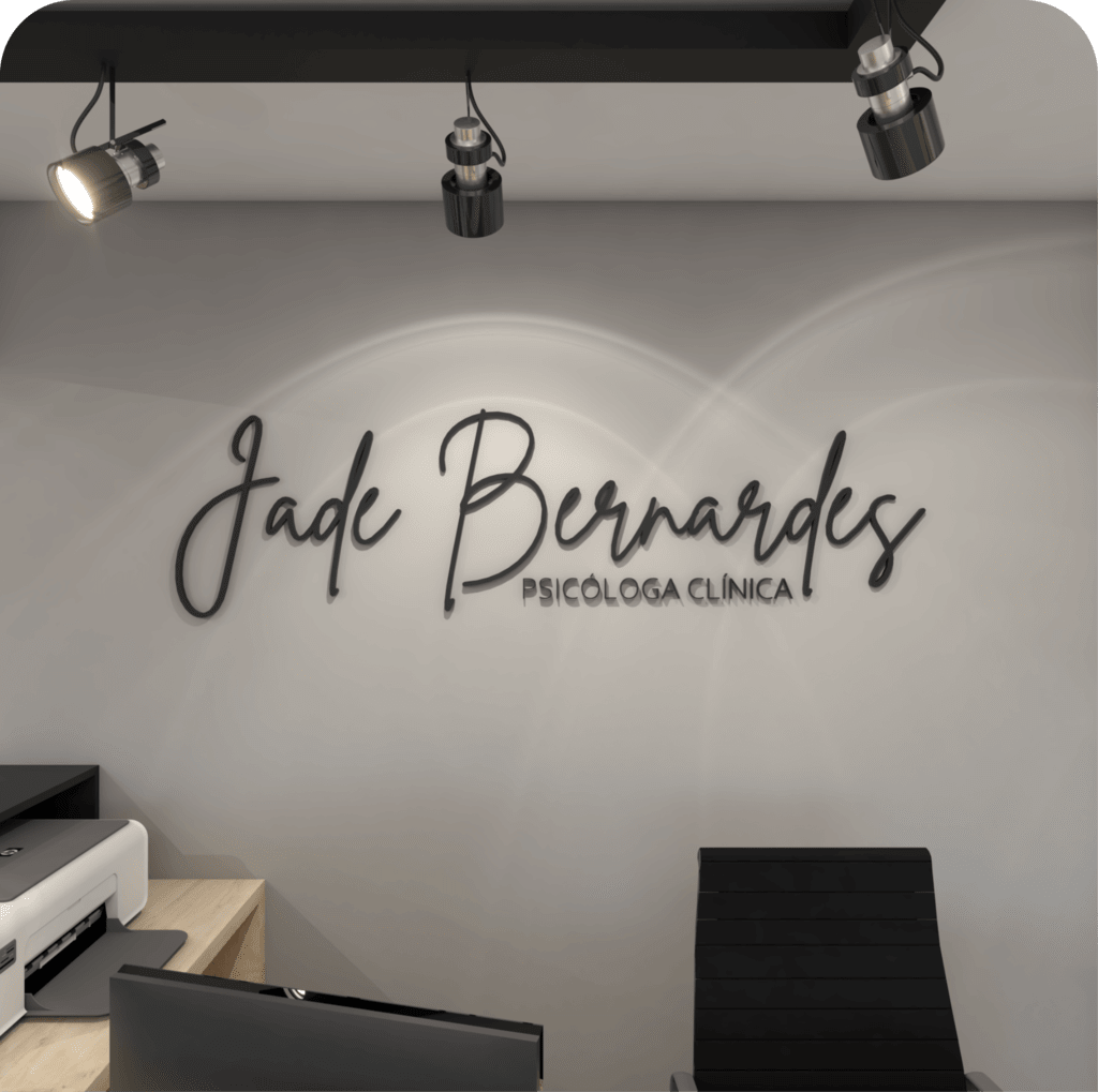 Placa em MDF personalizada com nome Jade Bernardes, psicóloga clínica.